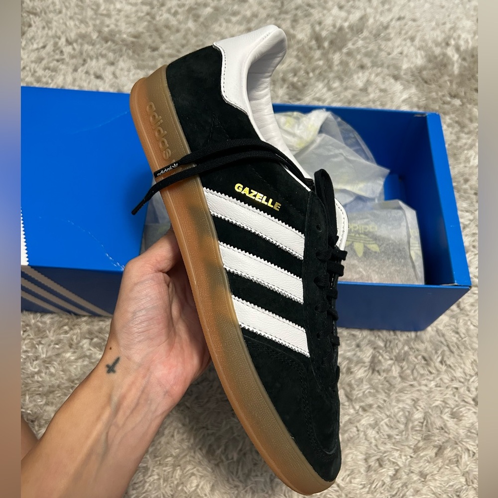New Adidas Men Size 10